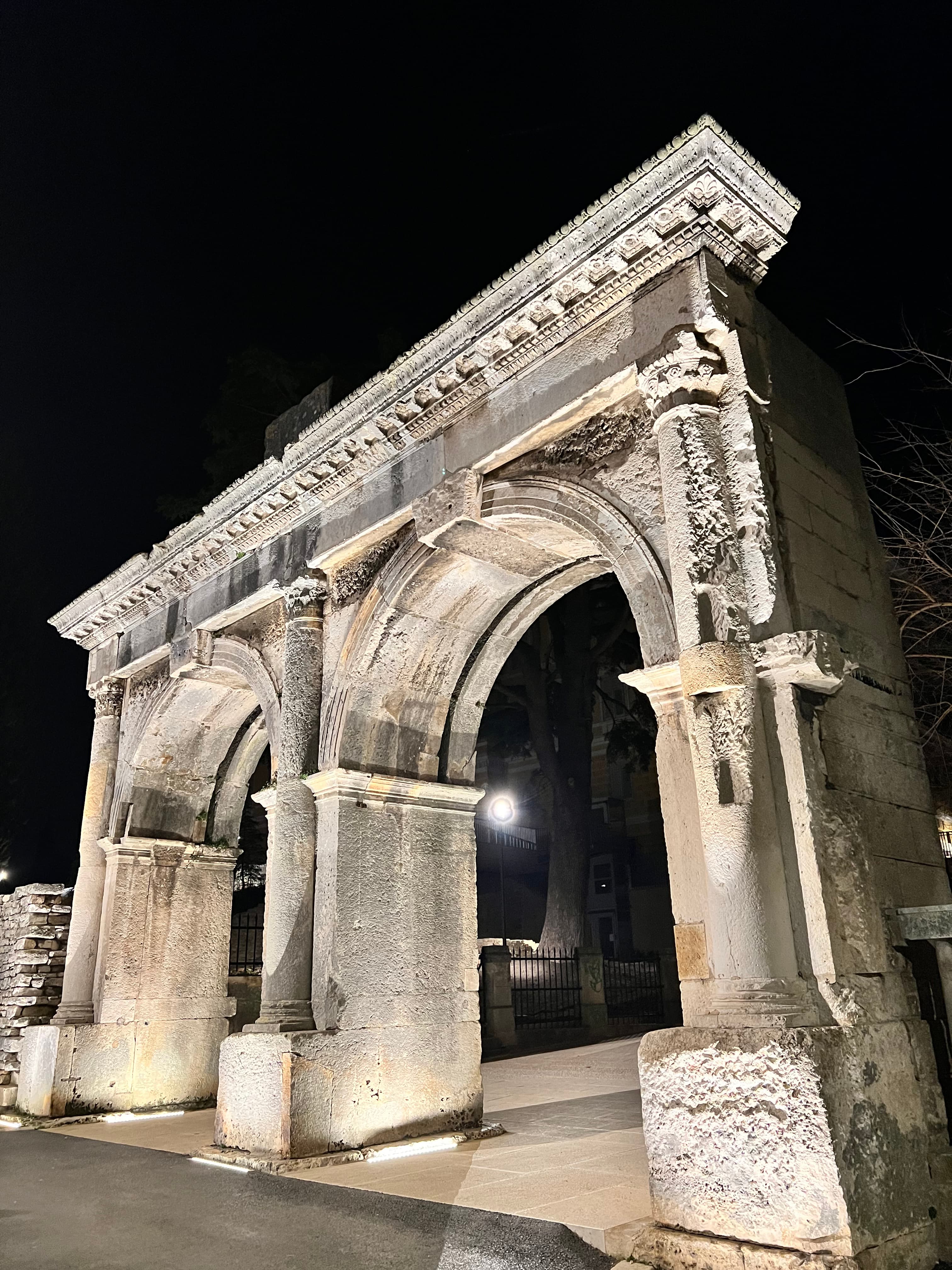 Pola: storia, curiosità e vita locale (1/5)