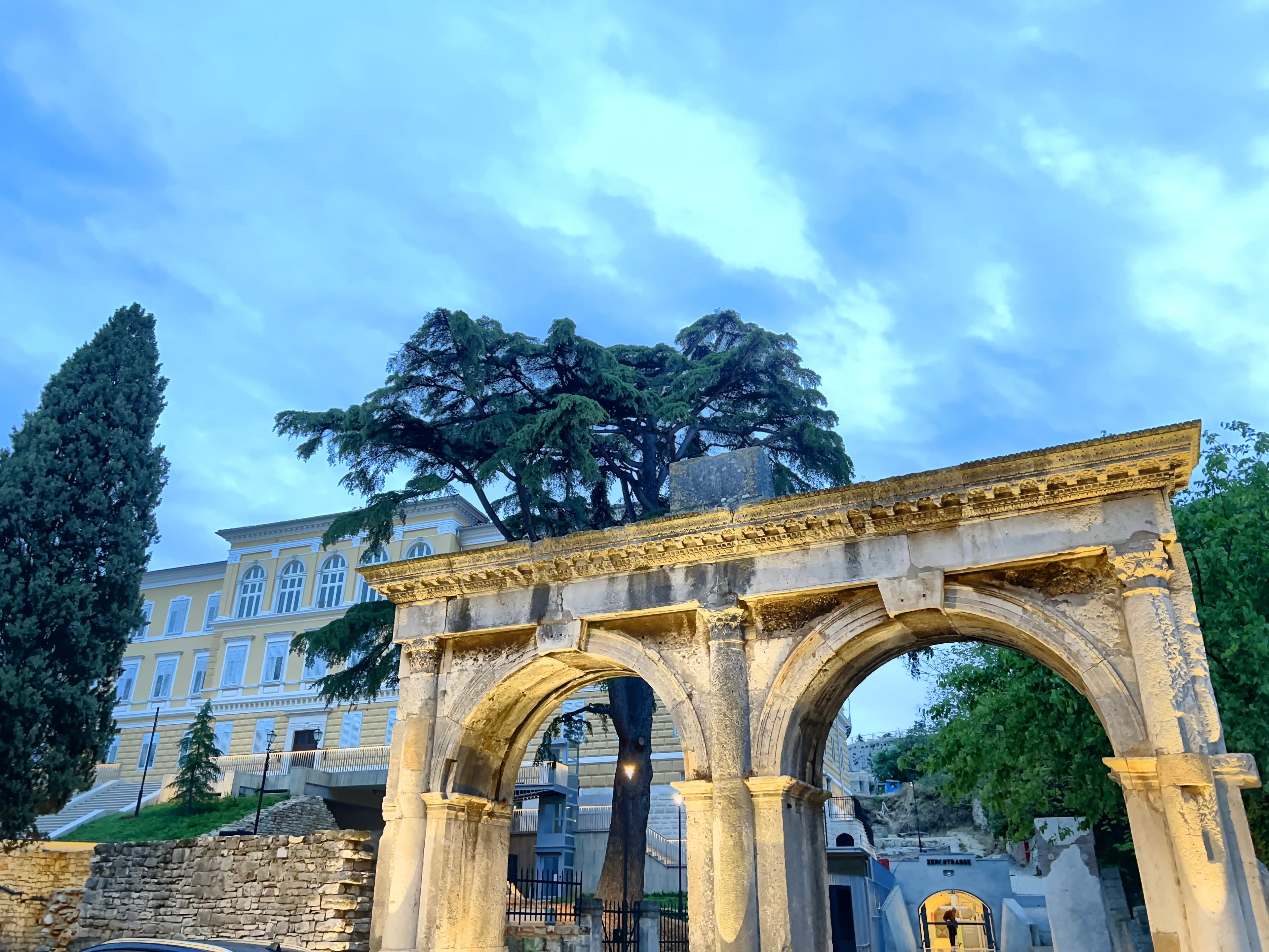 Pola: storia, curiosità e vita locale (2/5)