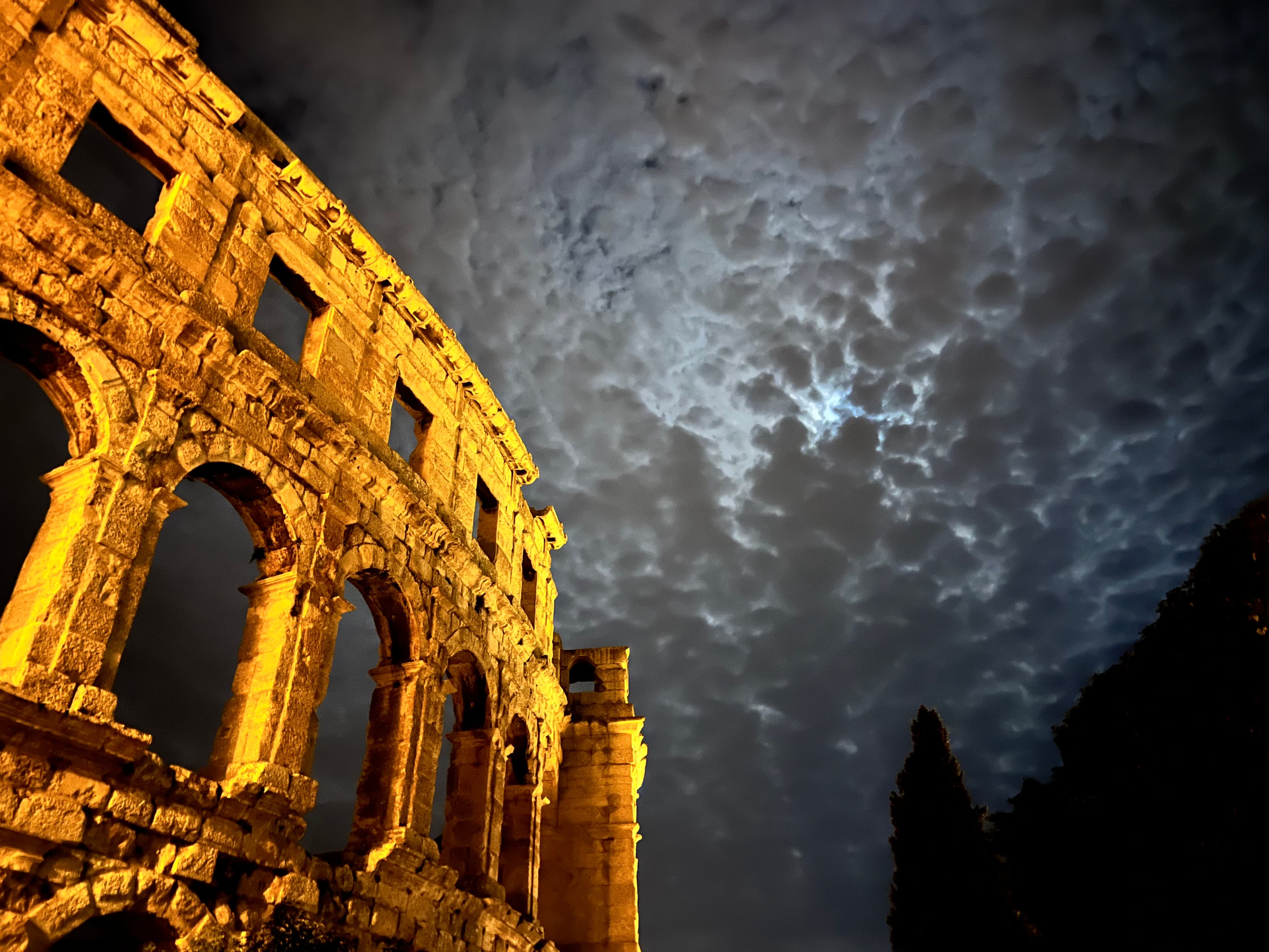 Pola: storia, curiosità e vita locale (5/5)