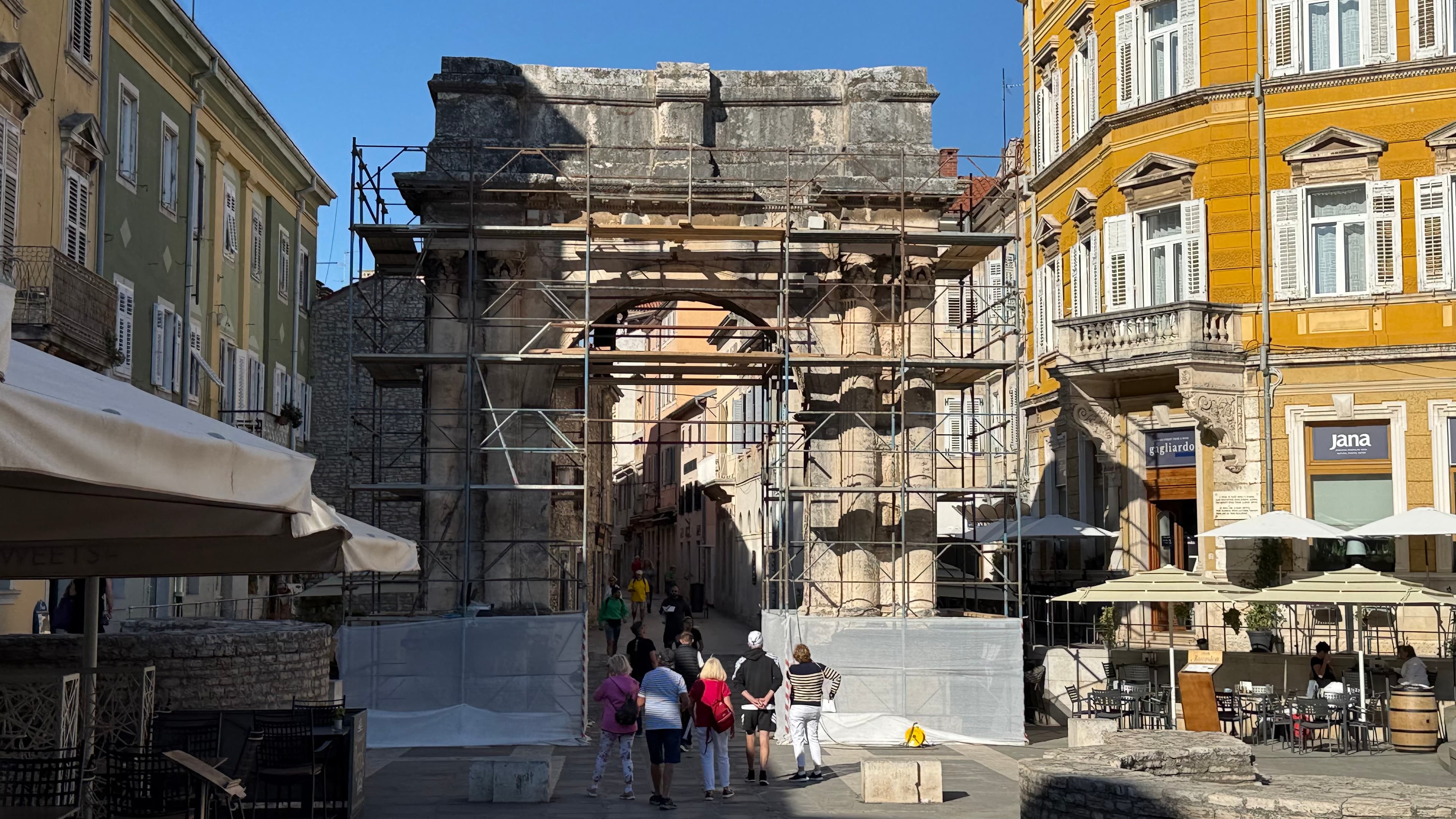 Salvia Postuma: The Woman Who Commissioned the Arch of the Sergii
